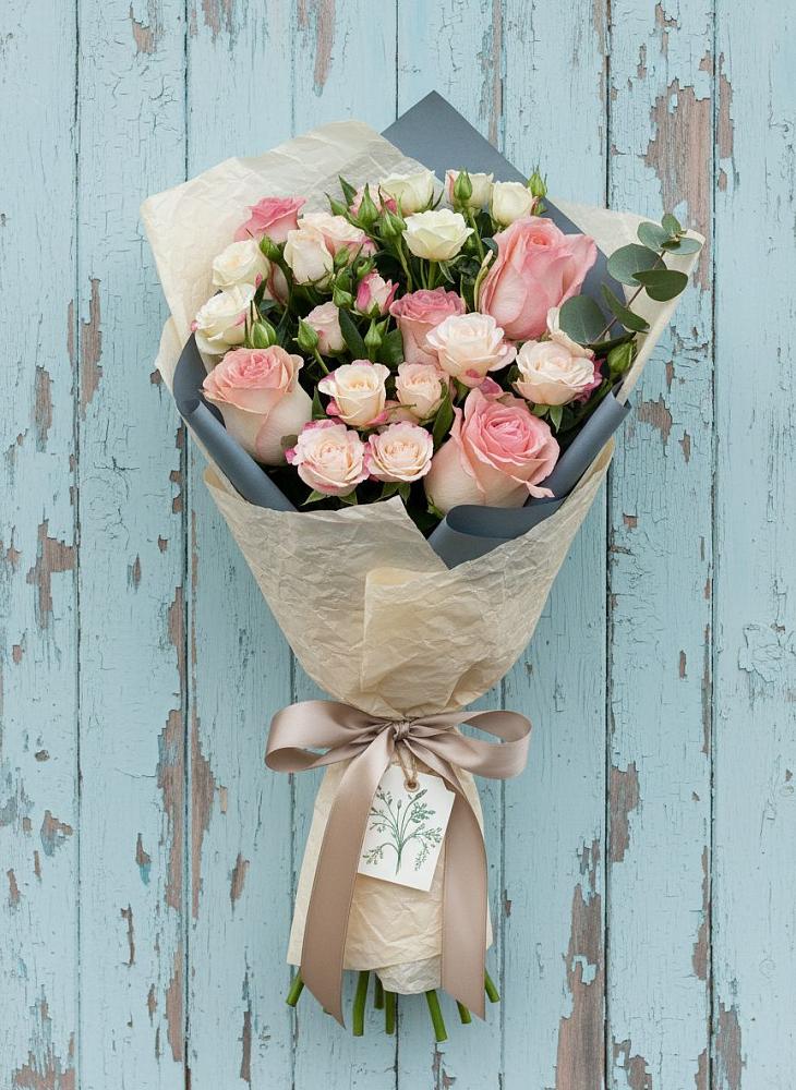 Букет цветов из: Розы в Новольвовск