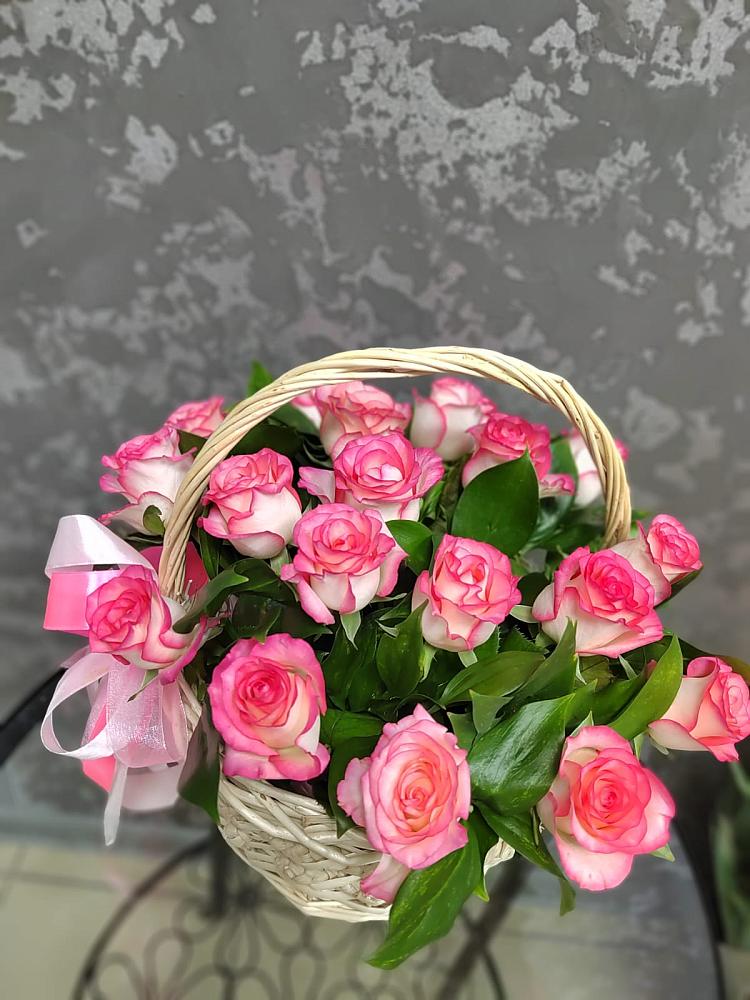 Цветочная композиция из Розы в корзине в Новольвовск