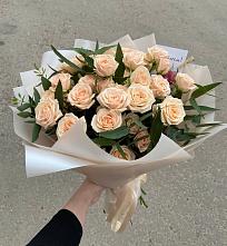 Букет Кремовые розы Латте в Новольвовск