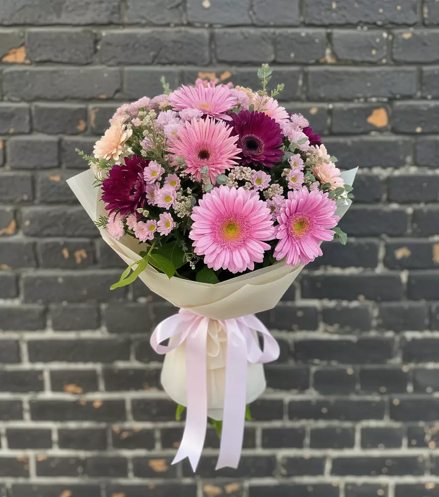 Букет цветов из: Герберы и Хризантемы в Новольвовск