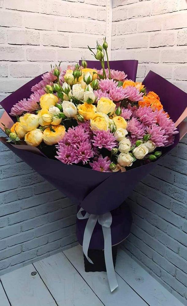 Букет цветов из: Хризантемы и Розы в Новольвовск