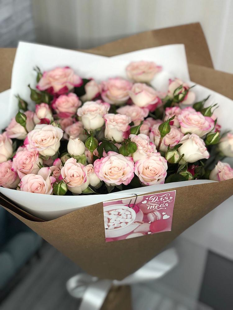 Букет цветов из: Розы в Новольвовск