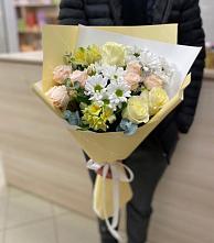 Букет цветов из:  Альстромерии, Розы и Хризантемы в Новольвовск