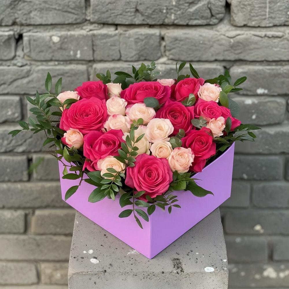 Цветочная композиция из Розы в коробке в Новольвовск