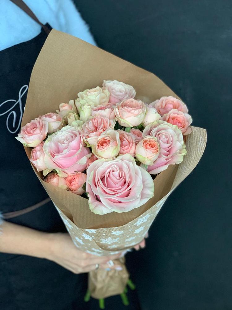 Букет цветов из: Хризантемы и Розы в Новольвовск