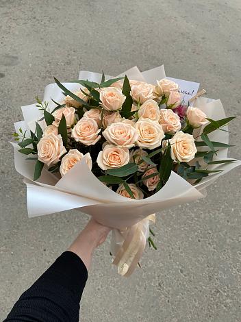 Букет Кремовые розы Латте в Новольвовск
