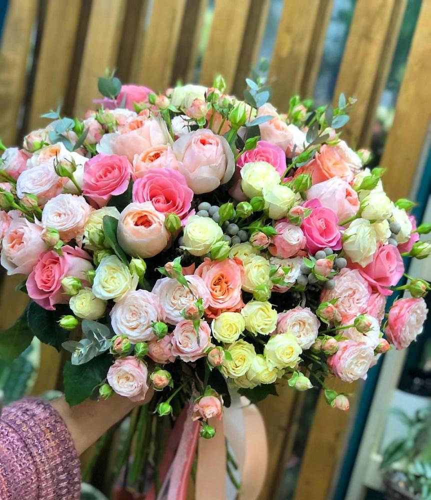 Букет цветов из: Розы в Новольвовск