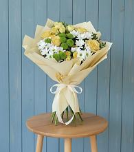Букет цветов из:  Хризантемы и Розы в Новольвовск