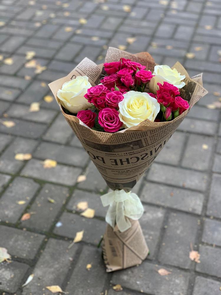 Букет цветов из: Розы в Новольвовск