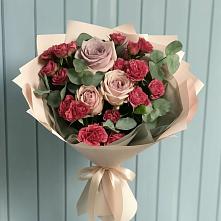Букет цветов из:  Гвоздики и Розы в Новольвовск