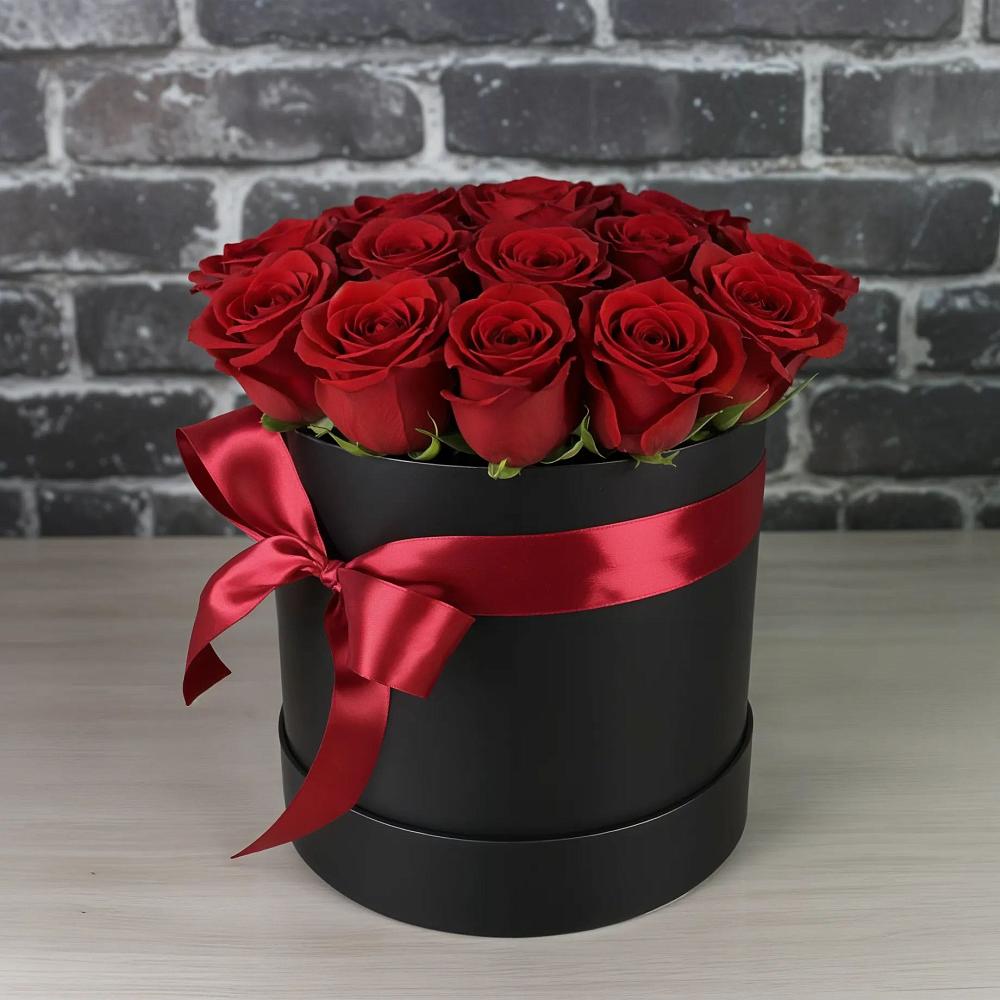 Цветочная композиция из Розы в шляпной коробке в Новольвовск