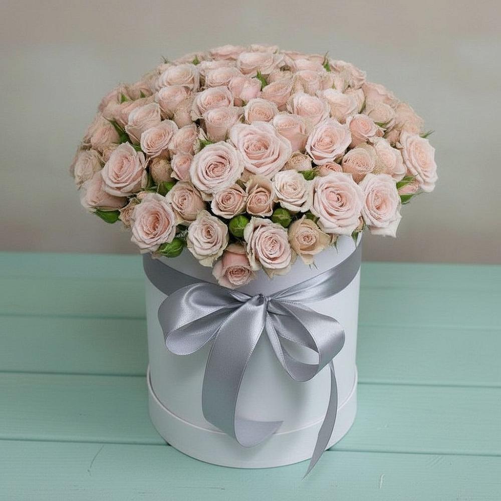 Цветочная композиция из Розы в шляпной коробке в Новольвовск